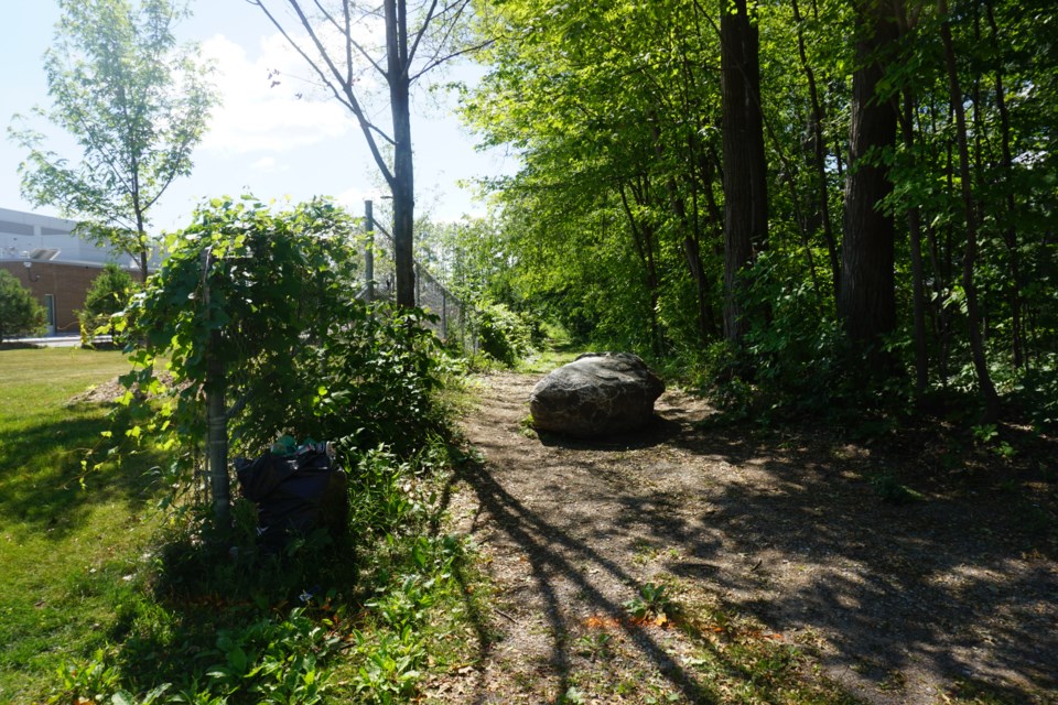 Some Midland residents want the fencing near Georgian Bay District Secondary School fixed. Andrew Philips/MidlandToday                   