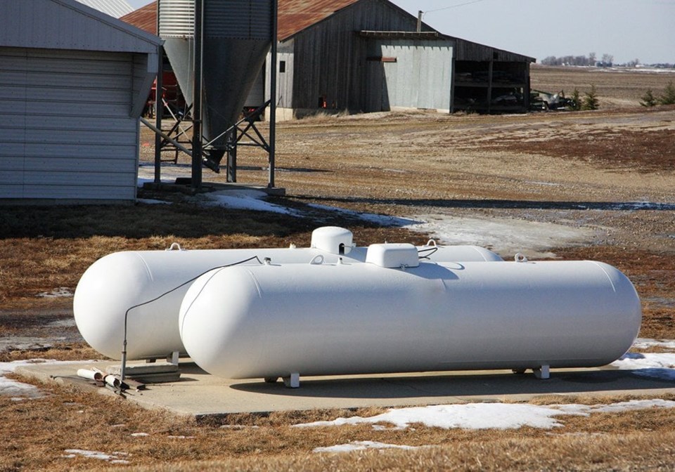 farm-propane-tanks