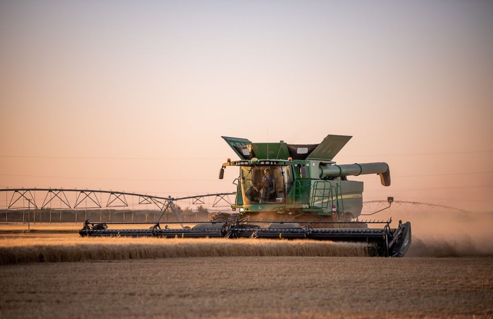 sask-agriculture-combine