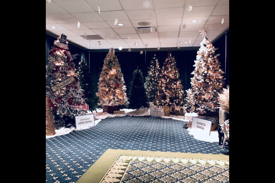 Lobby trees