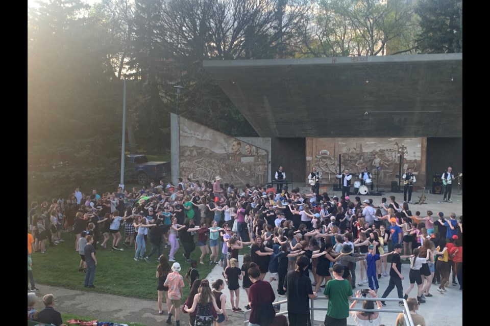 750 young people were hosted in Crescent Park providing them an opportunity to dance to the music of the Bromantics