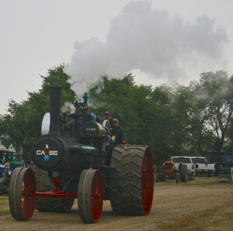 sukanen threshing file tractor ron photo