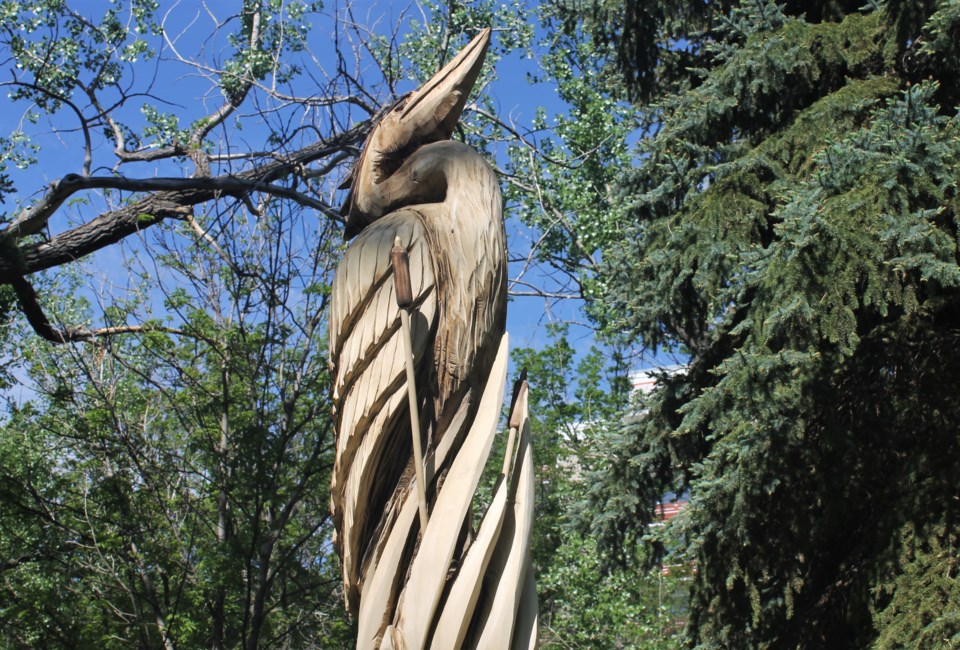 Tree carving garbe