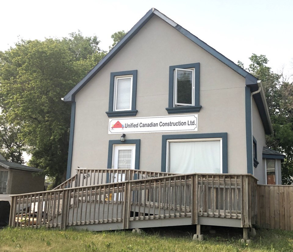 453-lillooet-street-west