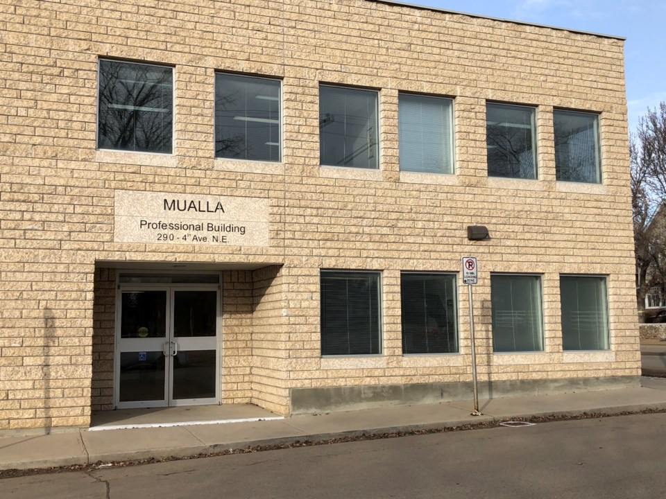 Mualla med bldg