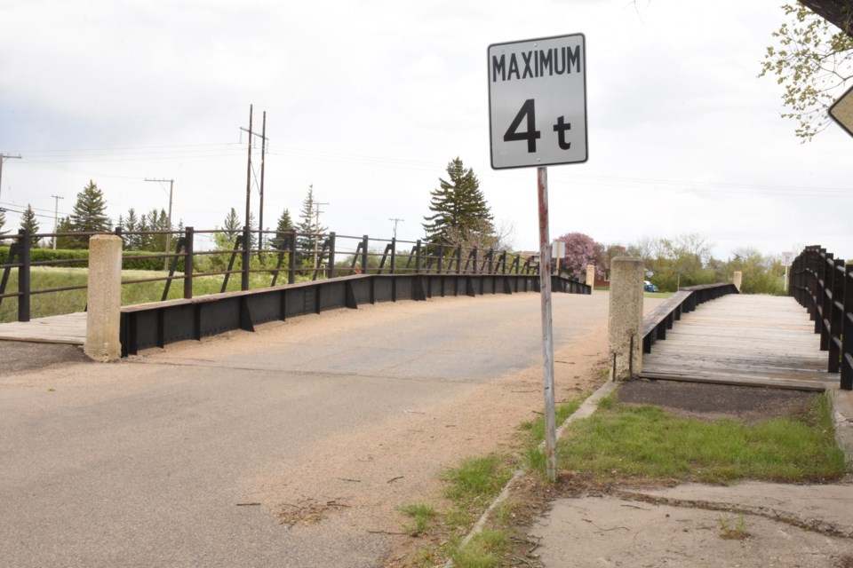 The Coteau Street East bridge looking east. Photo by Jason G. Antonio 