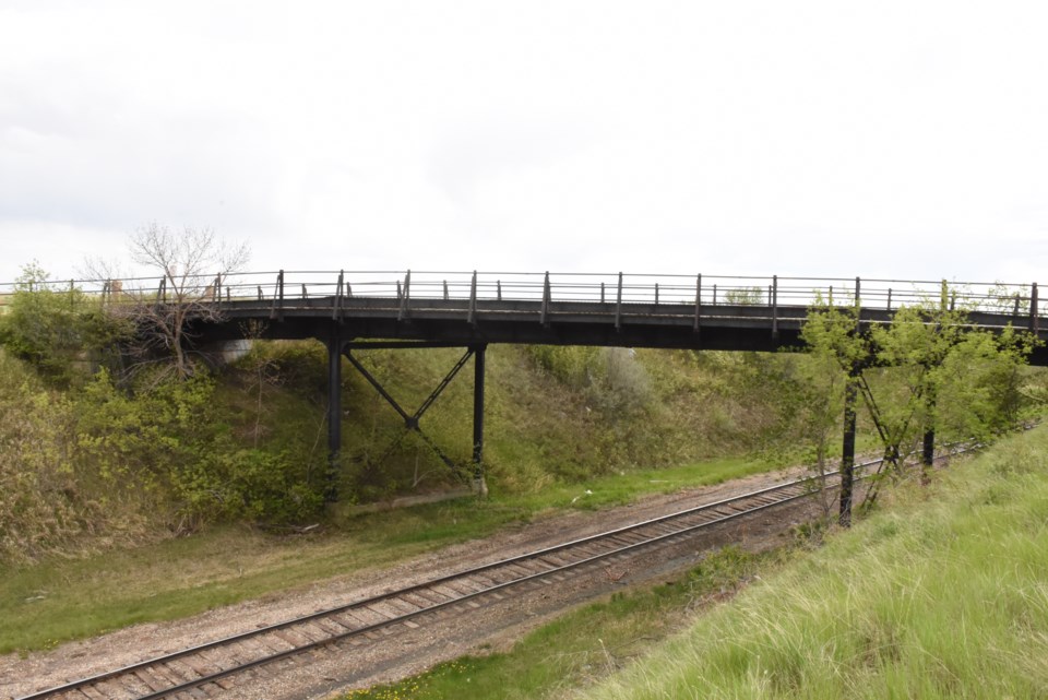 Coteau Street bridge 6