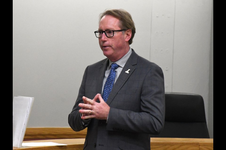 Mayor James Murdock thanks the union bargaining team for its efforts during negotiations. Photo by Jason G. Antonio