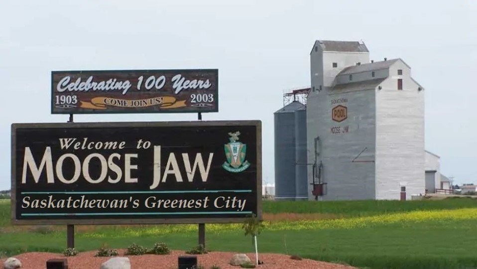 An altered picture from a presentation by A.E. Peacock Collegiate shows that Moose Jaw could be Saskatchewan’s greenest city if it banned single-use plastic bags. Photo courtesy Stephen Lys