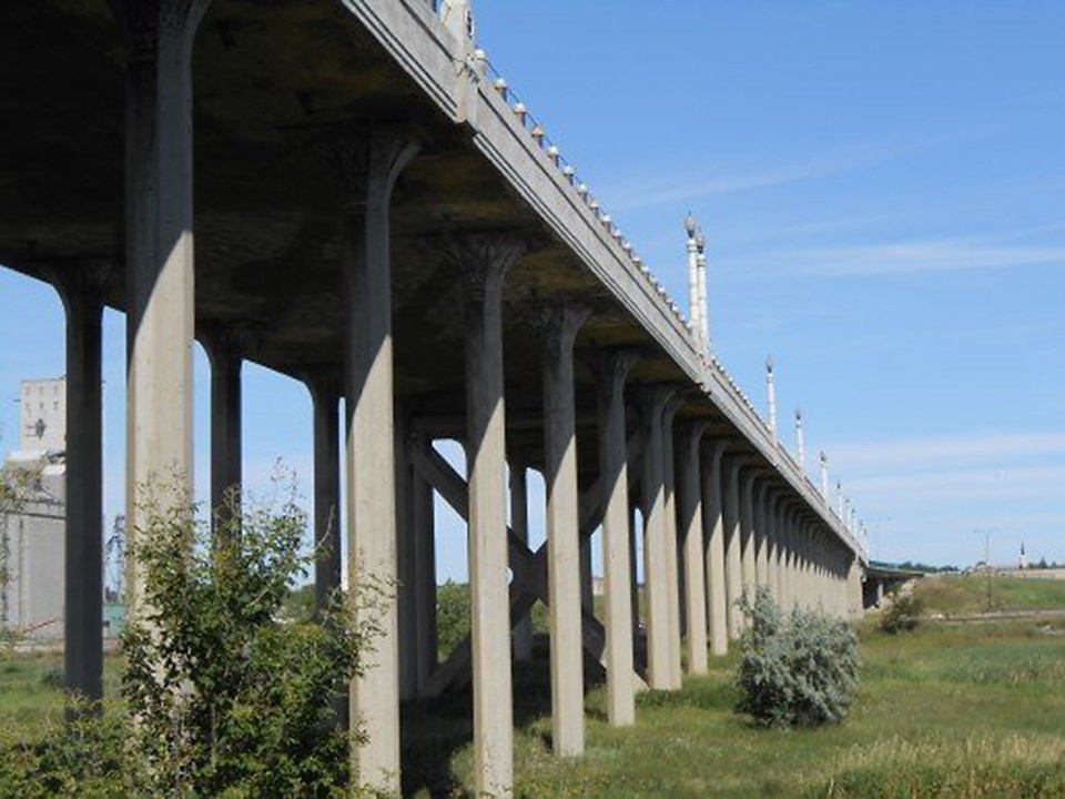 Thunderbird viaduct ground