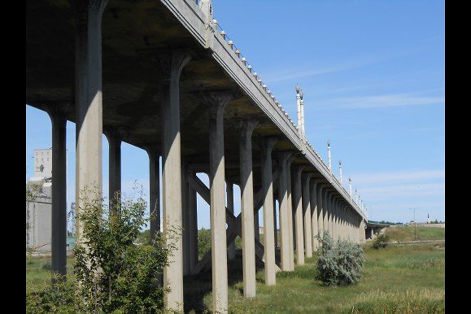 The Fourth Avenue bridge features very unique construction. MooseJaw.ca