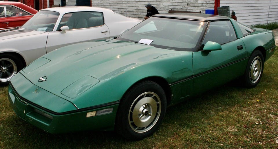 mj-antique-auto-corvette