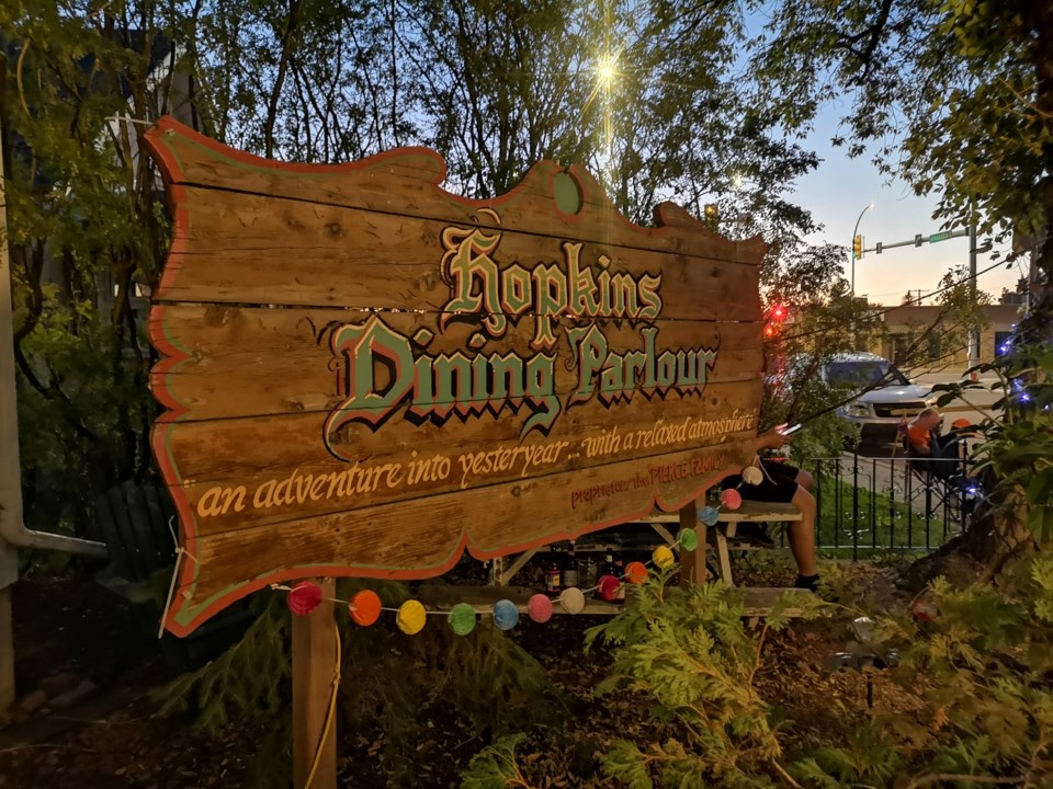 hopkins-sign
