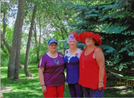 red hats burger cabin spring 2019