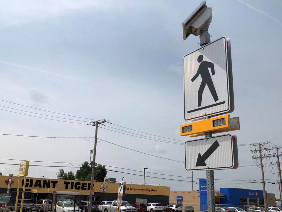 traffic-safety-flashing-device