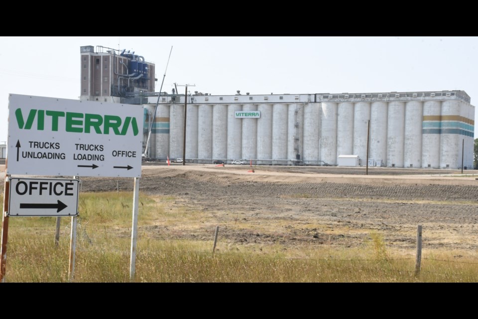 The Viterra grain terminal along 16th Avenue NW. Photo by Jason G. Antonio