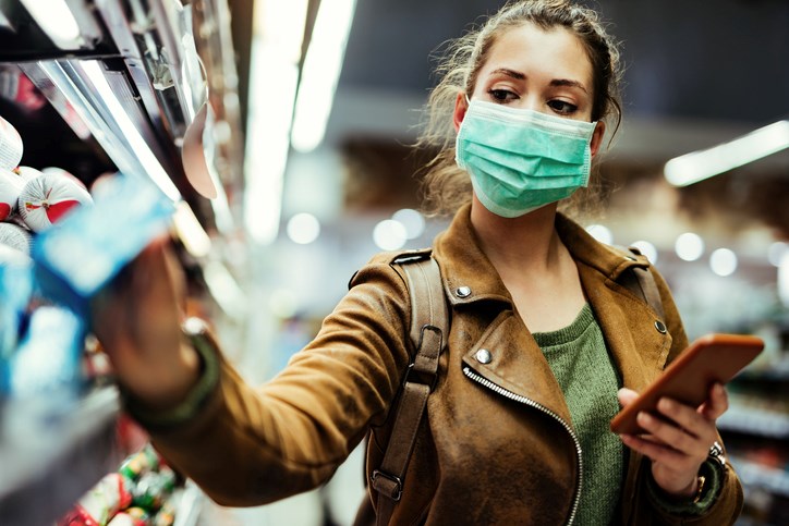 grocery shopping wearing mask getty images