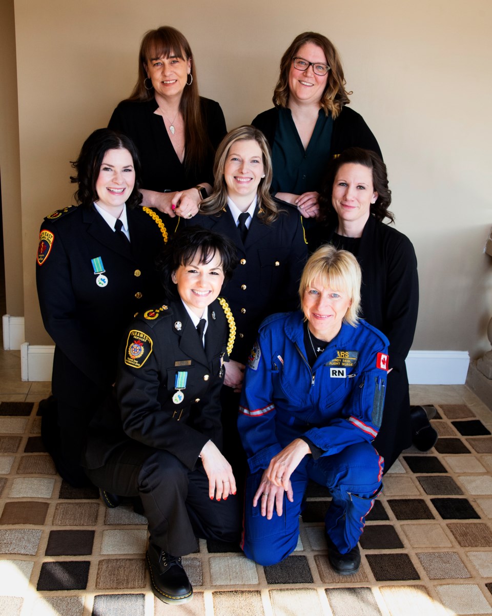women paramedicine