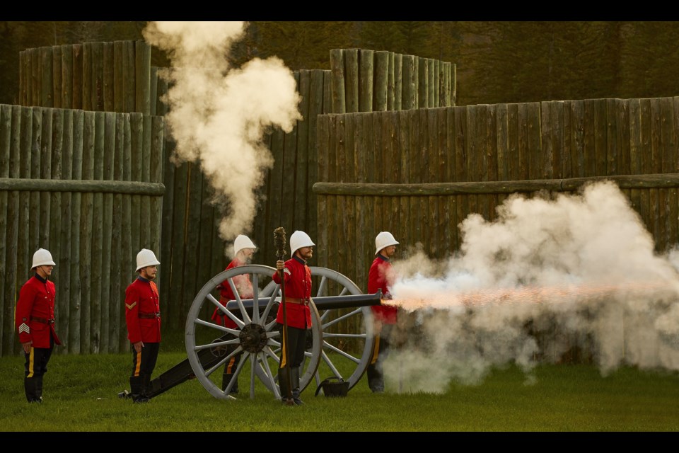 Historical Weapons demo. Photo courtesy Parks Canada