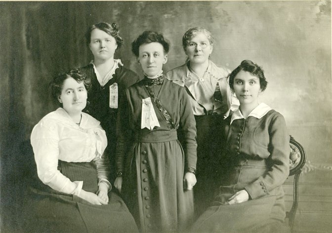 Erma Stocking, Zoa Haight, Mrs. McNeal, Violet McNaughton, and 
Mrs. Flatt of the Saskatchewan Grain Growers' Association, Women's Section, in Moose Jaw, 1914. Photo courtesy Provincial Archives of Saskatchewan