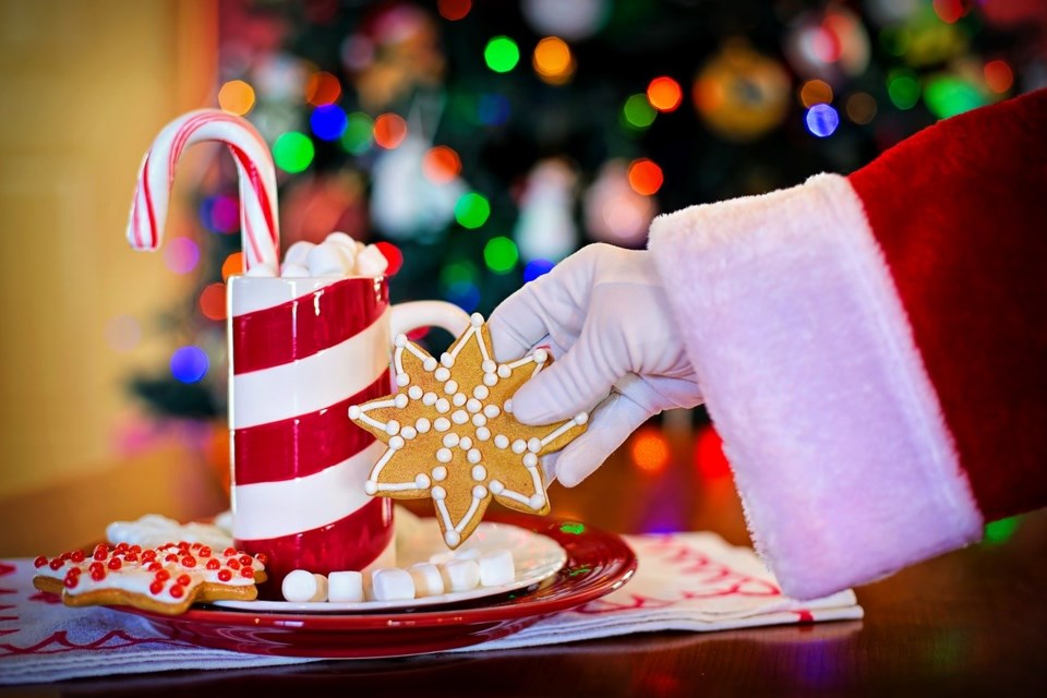 christmas eve santa claus cookies pixabay