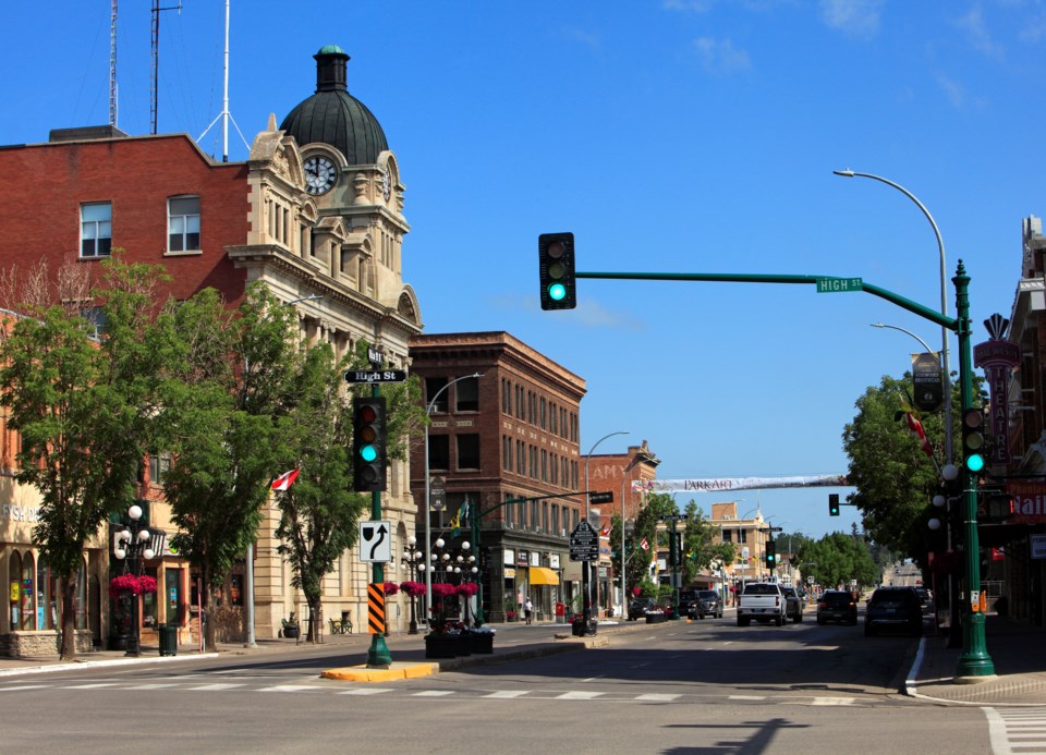 downtown-moose-jaw-summer