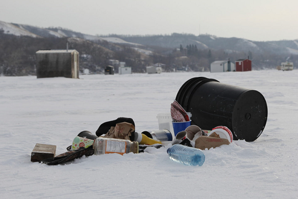 trash-on-ice