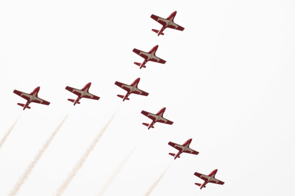 snowbirds-50-flyover-1