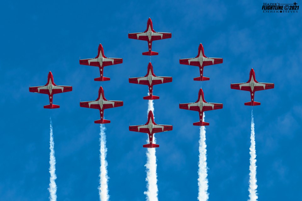 Snowbirds diamond formation (Derek Hayes, 2021)