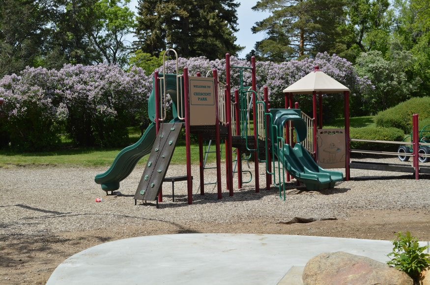 crescent park playground