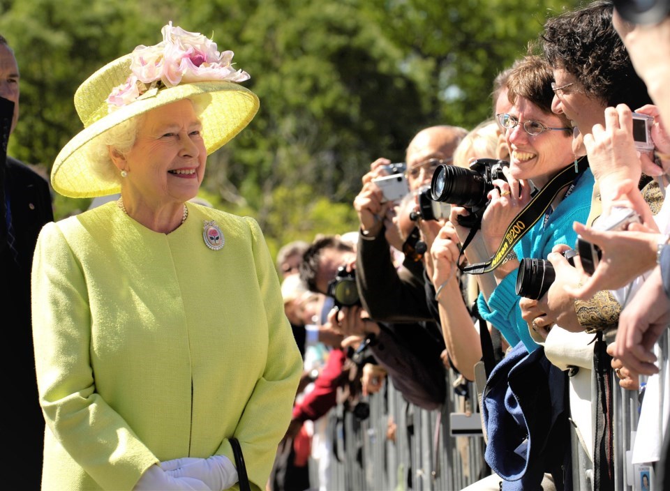 Queen Elizabeth II yellow dress