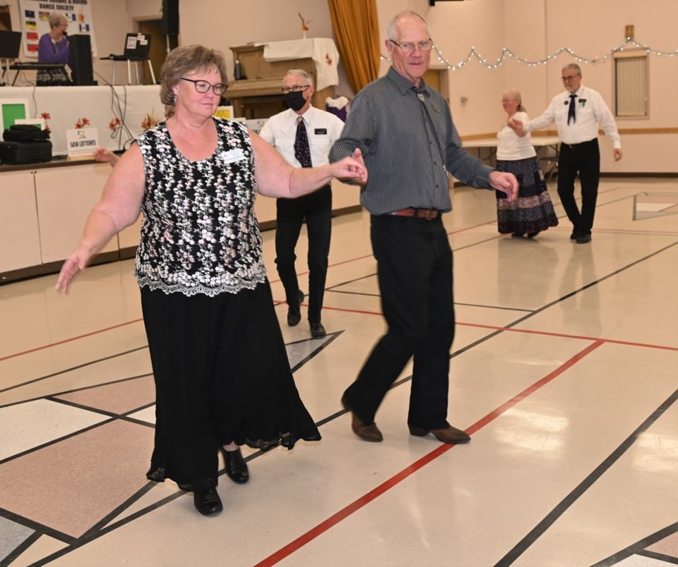 square-dance-10
