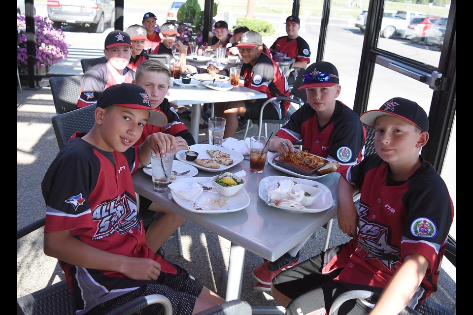 The Moose Jaw Little League All-Stars found a packed house for their fundraiser at Boston Pizza North on Monday evening.