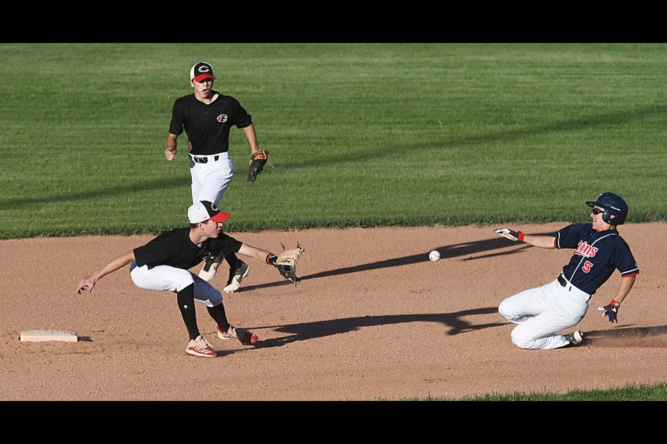 Canucks second baseman Nathan Varjassy had the Twins baserunner dead to rights after a Cam O’Reilly pick-off.
