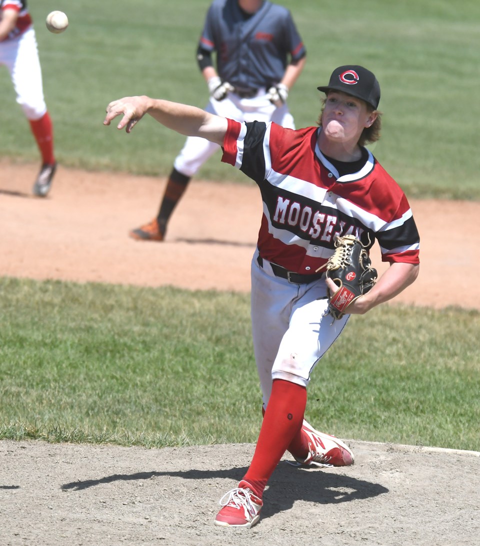 canucks-18u-varjassy-pitch