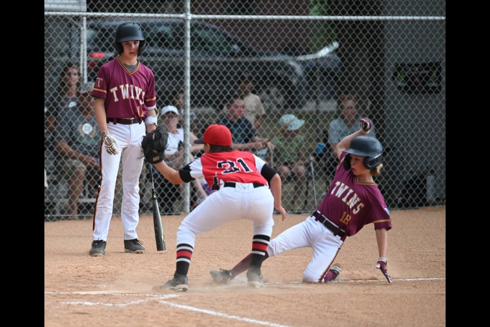 Ontario scores a run after the first resumption of play