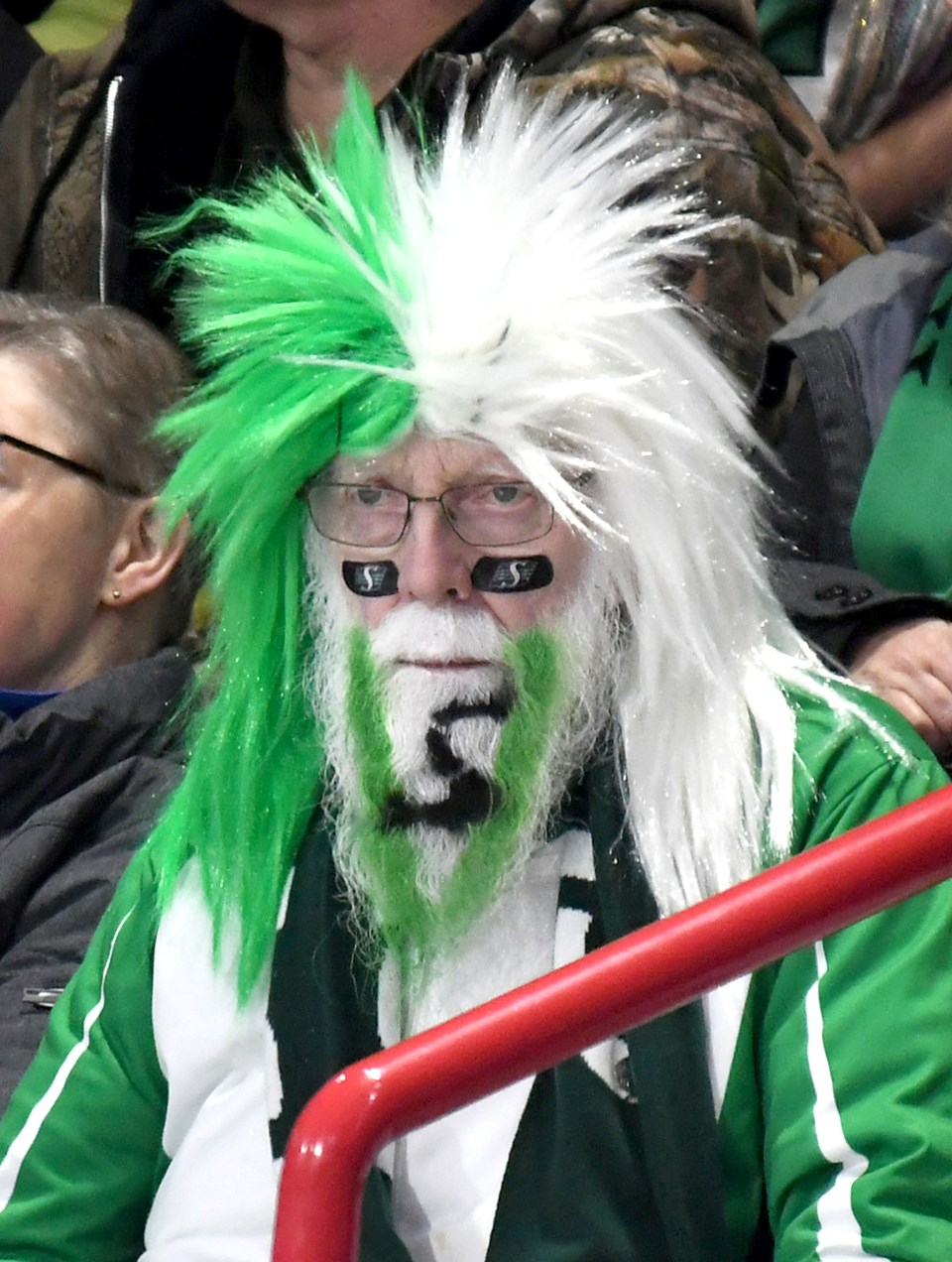 Scotties crowd Sask guy