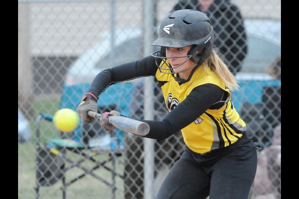 Makenna Simmons and the Moose Jaw Pee Wee Ice will take on a team from New Zealand in a doubleheader on Sunday.