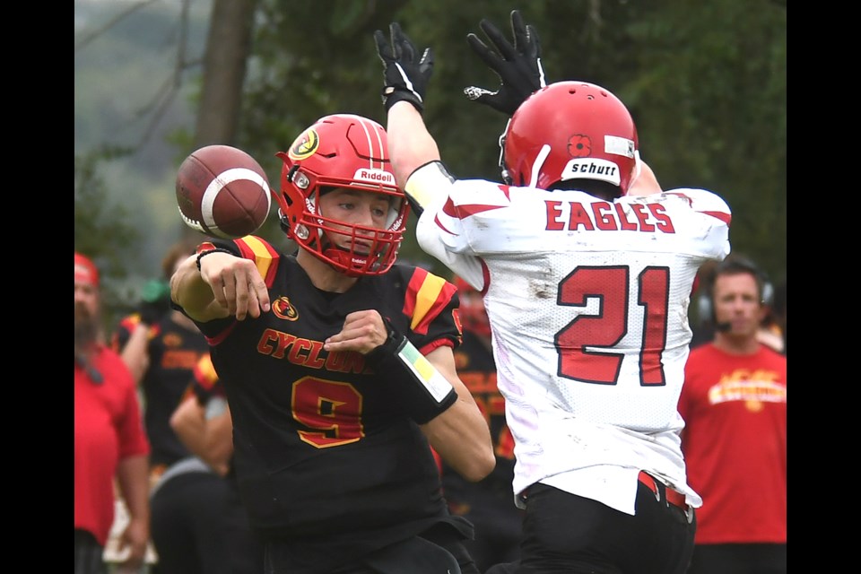 Eagles score three touchdowns in second half on way to 27-7 victory at Gutheridge Field