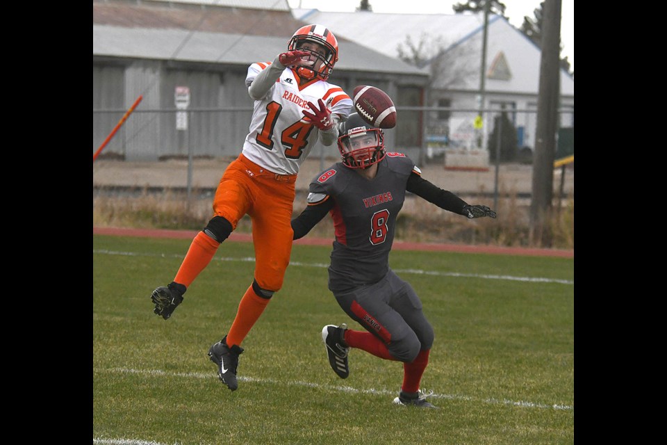 Vikings receiver Maxime Duchesne couldn’t quite get position on this deep pass.