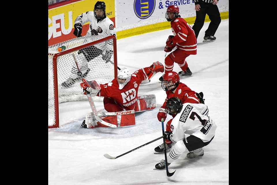 Bryce Boughen nearly scored for the Warriors in the first period, but Notre Dame’s Mariko Bercier would get the shaft of his stick on the puck to make the save.