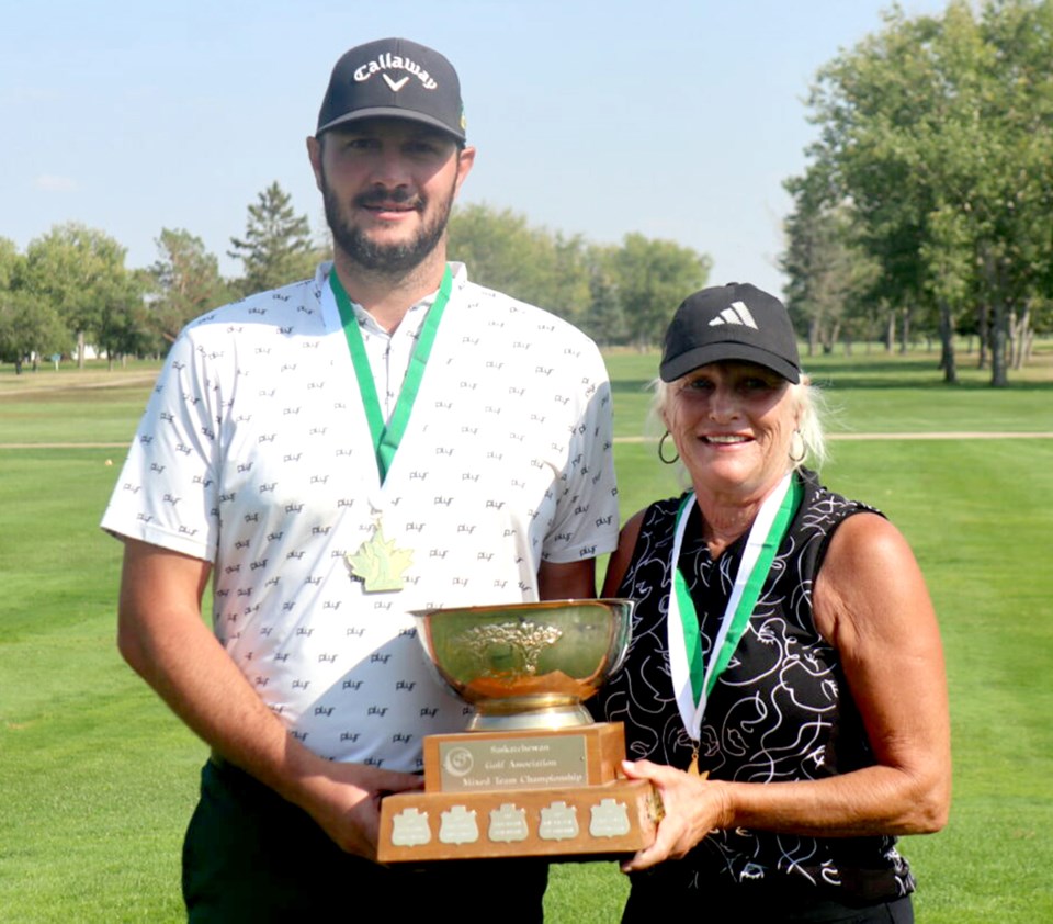 boyle-knoop-mixed-golf