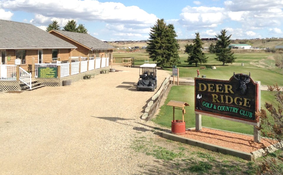 Deer Ridge clubhouse