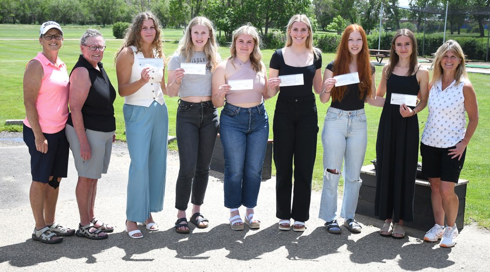 women-fore-women-scholarships-2024