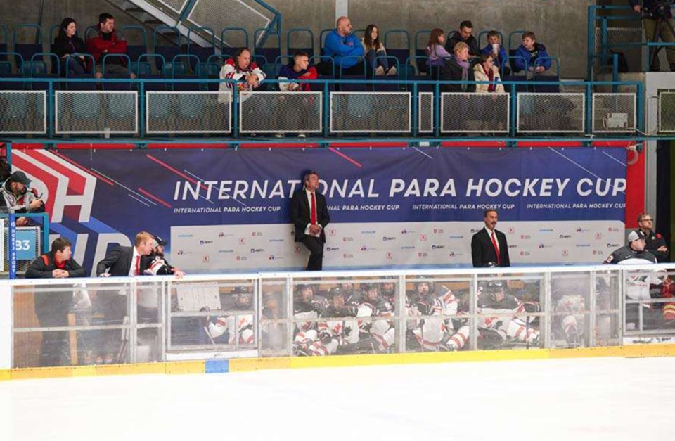 para-hockey-benches