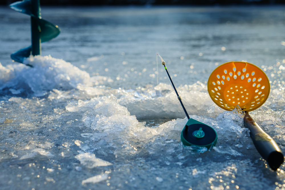 https://www.vmcdn.ca/f/files/moosejawtoday/images/sports/ice-fishing-stock.jpg