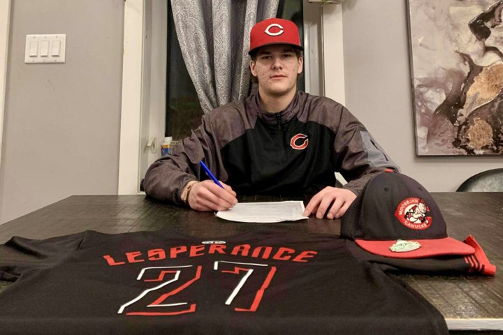 Moose Jaw ball player Jesse Lesperance signs with U.S. college