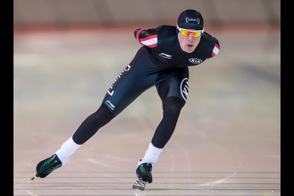 Graeme Fish skates in the 5000m in the long track speed skating Canadian Championships at the Olympic Oval in Calgary in 2017 (Photo by Dave Holland, CSI Calgary)