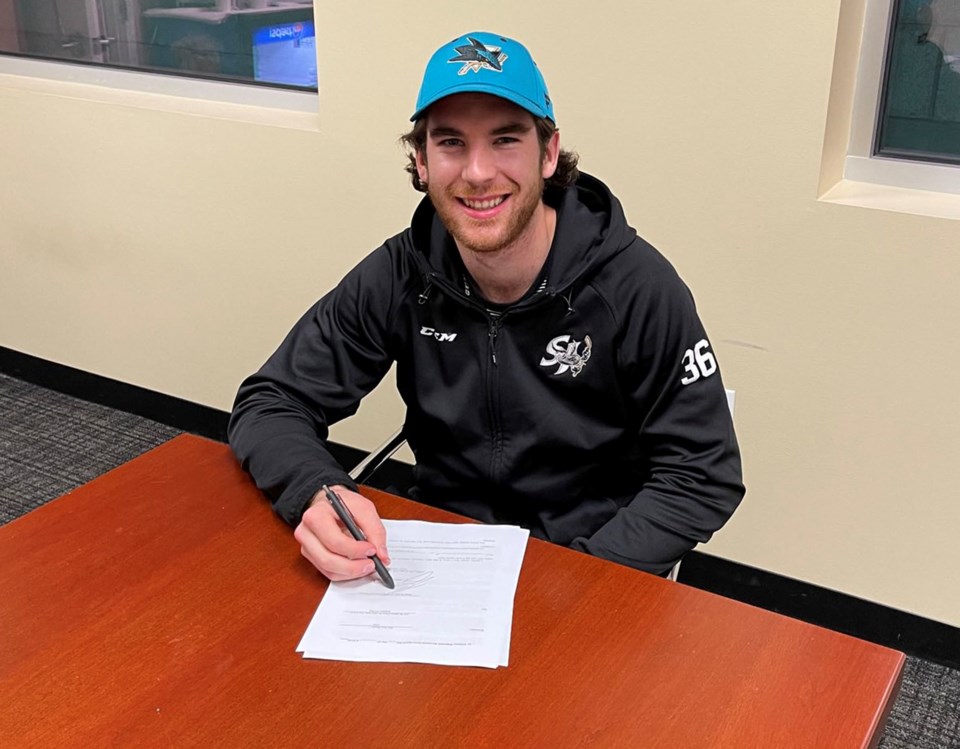 Sawchenko signs