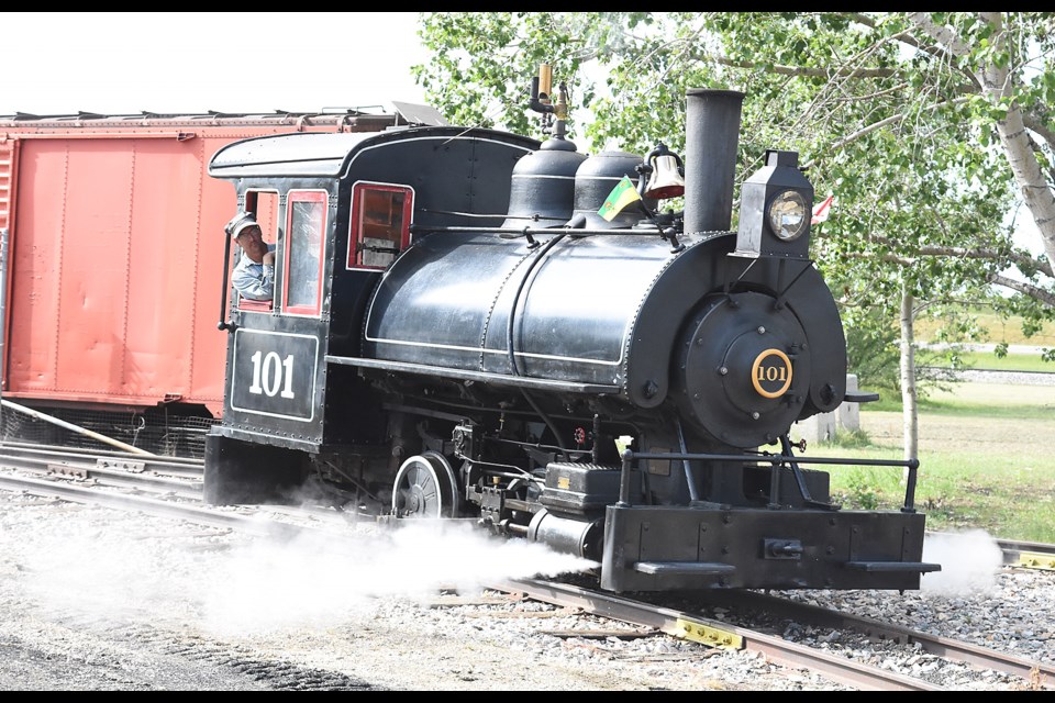 The K+S Shortline 101 steam engine is driven into it’s storage bay
